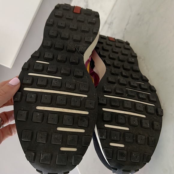 Nike Waffle Sneakers (Youth 6.5/ Womens 8) - Picture 4 of 4